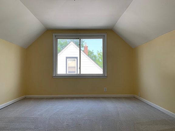 5th image of 28987 James St