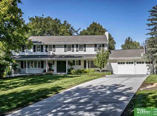 9354 Dewey Ave, Omaha, NE 68114