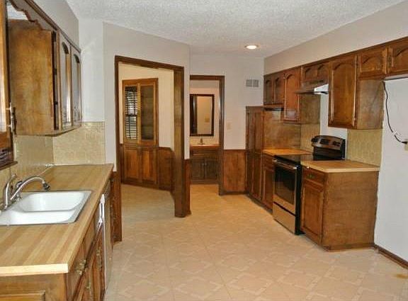 5th image of 11444 W 106th St