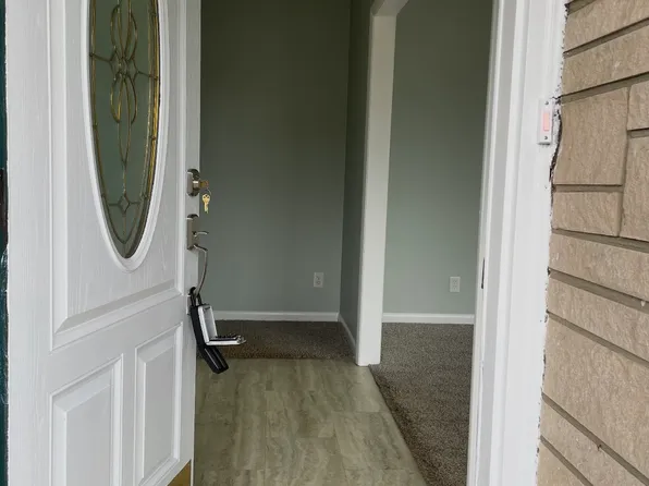 465 Manor Dr, Seymour, IN 47274