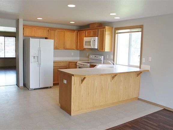 4th image of 9403 Palomino Dr