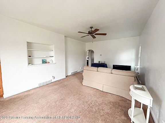 5th image of 205 W Michigan Ave