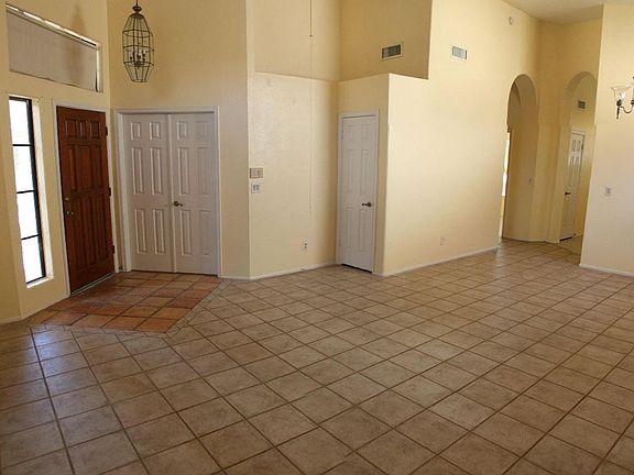2nd image of 10734 W Flower St