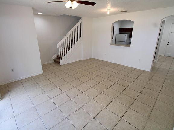 4th image of 1009 NE 42nd Pl Unit 1009