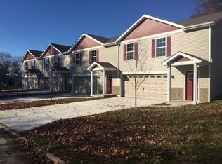 2 Breezy Knoll Ln, Lake Saint Louis, MO 63367