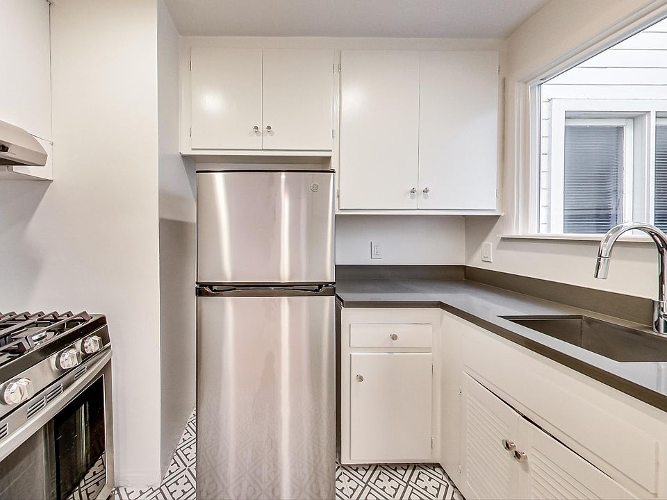 1st image of 415 Euclid Ave #3