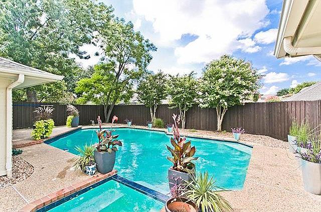 2nd image of 1016 Oxfordshire Dr