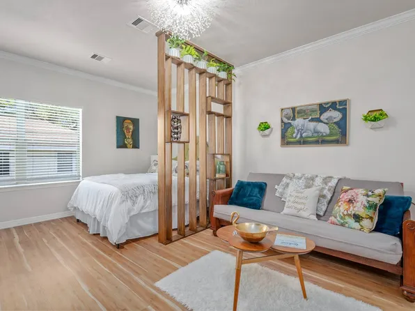 (undisclosed Address), Houston, TX 77008