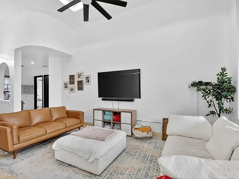 10337 Trianon Pl — Photo 6
