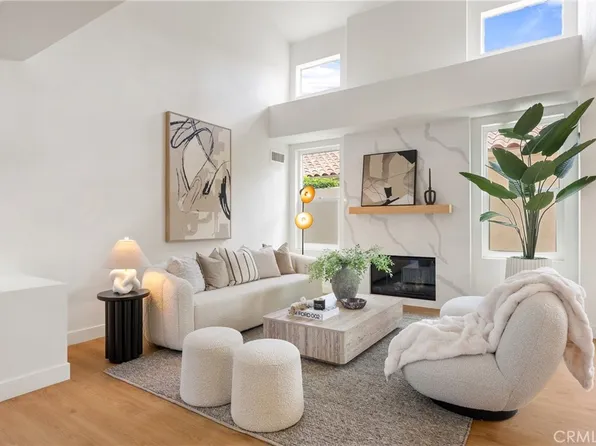 67 Pelican Ct, Newport Beach, CA 92660
