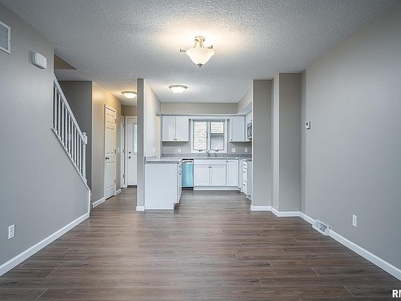 4th image of 2407 E 51st St