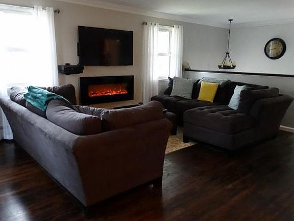 4th image of 2902 Phyllis St