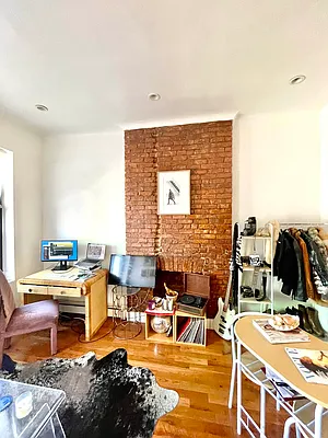 Rented by Pear NYC LLC | media 29