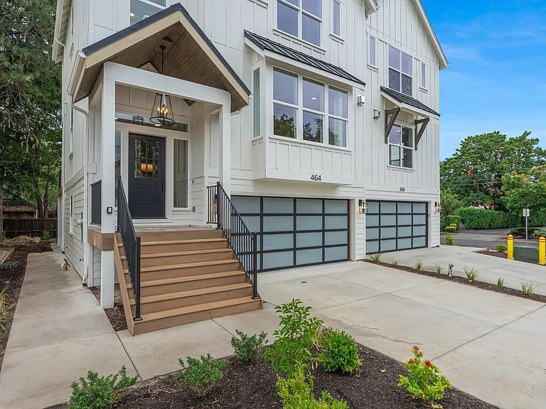 464 SE Haddock Ln — Photo 14