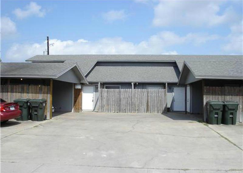 2nd image of 5721 Crestmore Dr