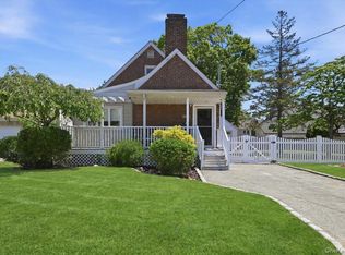 2395 Yorktown Street, Oceanside, NY 11572