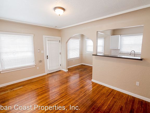 4th image of 4527 Park Blvd