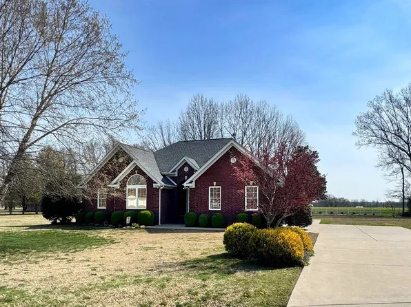 7020 Dana Dr, West Paducah, KY 42086