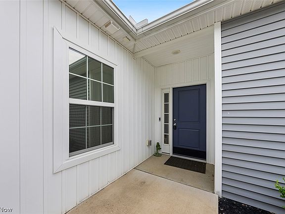 3rd image of 124 Acorn Ln