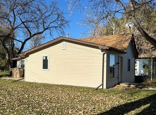 532 12th St SE, Minot, ND 58701