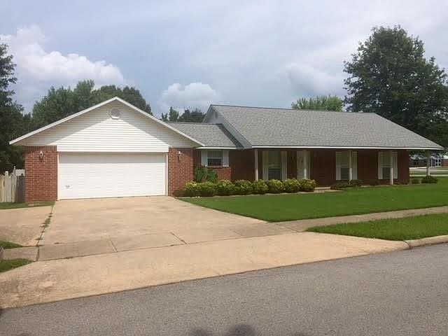 1st image of 702 Prairie Oaks Dr