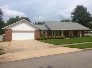 702 Prairie Oaks Dr, Prairie Grove, AR 72753