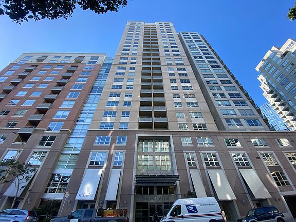4th image of 400 Beale St APT 2101