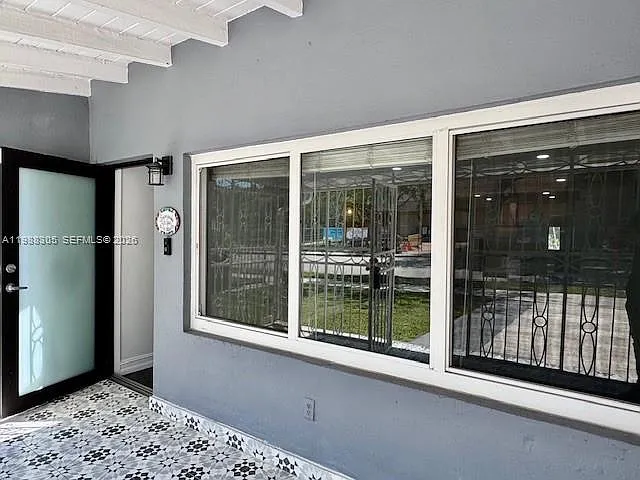 1128 SW 21st Ave — Photo 1