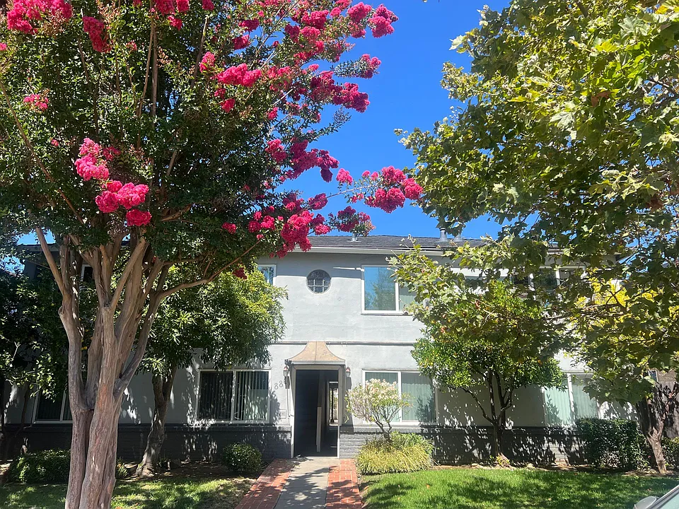 880 Park Dr