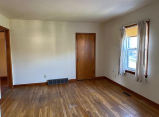 19 1/2 W Linden St, Freeport, IL 61032