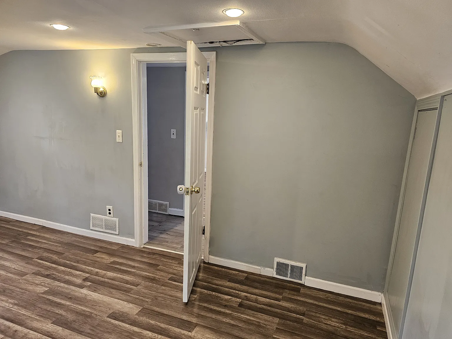 3 bed, 1.5 bath, 1200 sqft, $1,600 — Photo 4