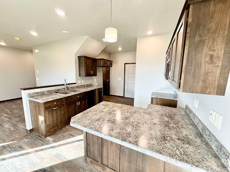 1905 Kellen Gross Dr Yankton SD Zillow