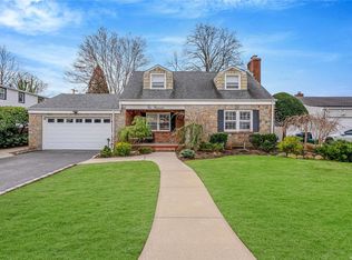 2000 Nantucket Rd, North Merrick, NY 11566