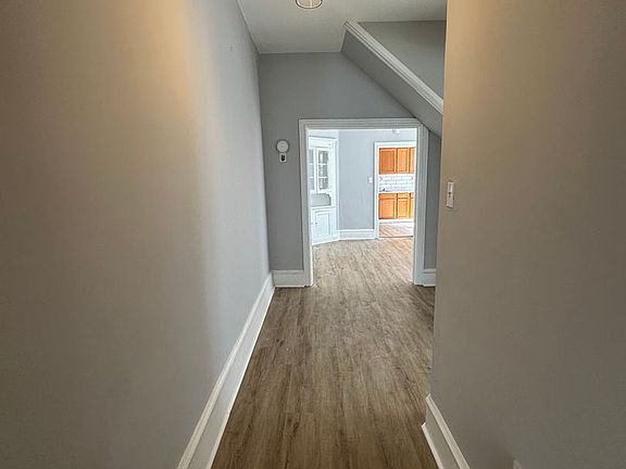 4th image of 405 Colwyn Ave