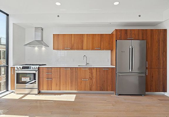 4th image of 57 E 130th St #3