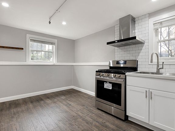 2nd image of 1655 Jones St
