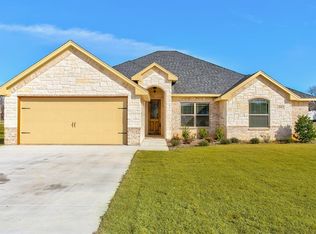 301 Courtney Cir, Granbury, TX 76049