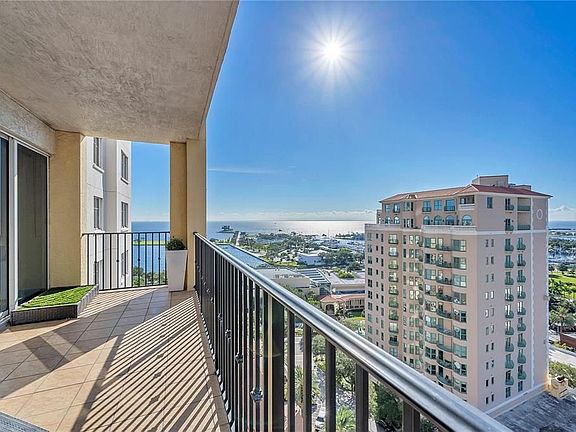 4th image of 300 Beach Dr NE APT 1504