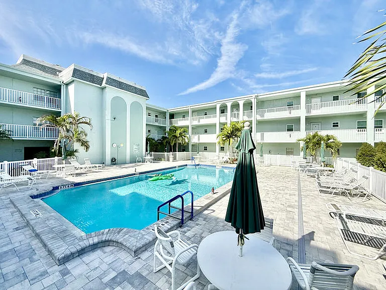 1712 Belleair Forest Dr #D — Photo 45
