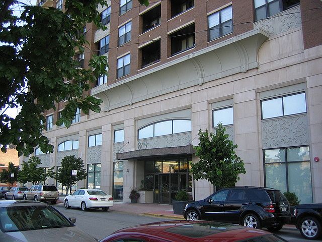 1st image of 849 N Franklin Ave #1211