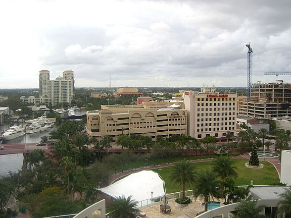 5th image of 333 Las Olas Way APT 1205
