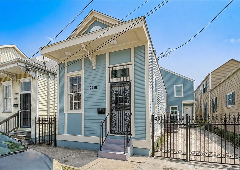 1st image of 2719 1st St