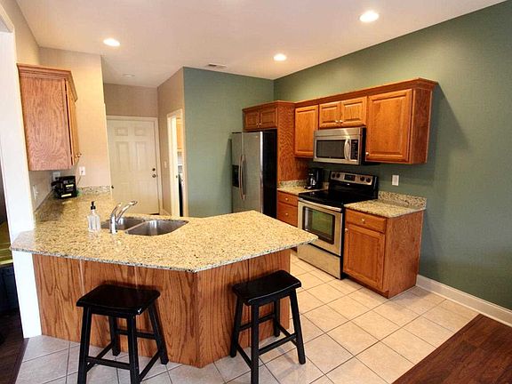 5th image of 3765 Taylor Dr