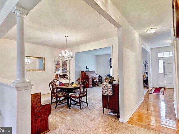 5th image of 111 Carriage Dr