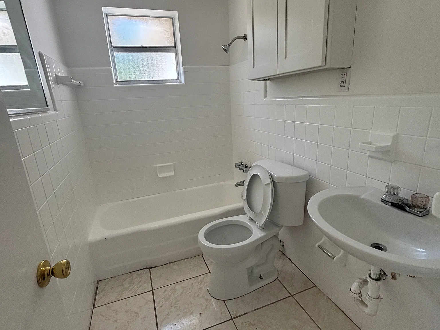 3 bed, 1388 sqft, $1,800 — Photo 2