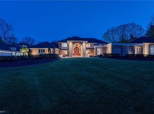 32700 Jackson Rd, Moreland hills, OH 44022