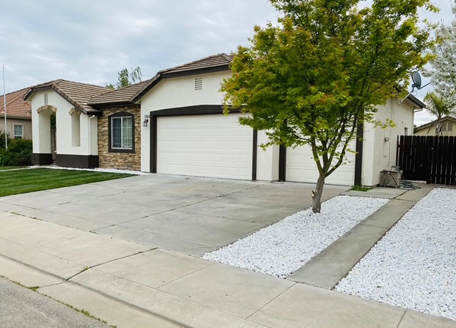Manteca Home with 4 Bed/3 Baths - Single-Story Home with RV Access and Upgrades Galore! — Photo 2