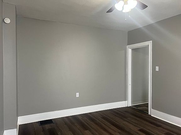 5th image of 732 Center St