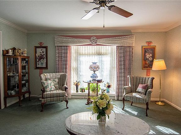 2nd image of 111 N Edgewood Dr