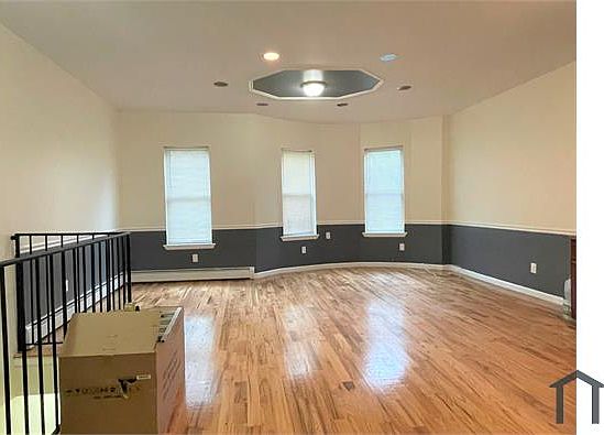 2nd image of 1134 Beach Ave Floor 2